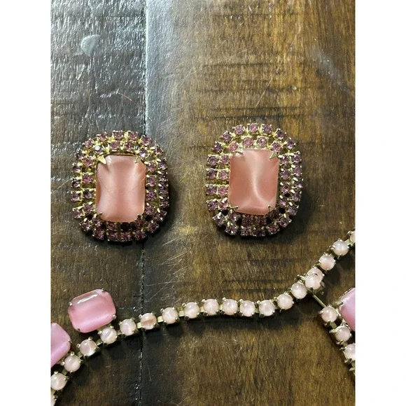 D&E Juliana? Pink Rhinestone Moonglow Cabochon Set Necklace Bracelet Earrings - Picture 3 of 8